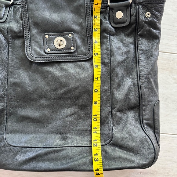 Marc Jacobs Turnkock Tote - Picture 13 of 14
